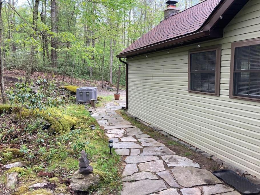 Peaceful Seasonal Wooded Cottage Close To Everything Tafton エクステリア 写真