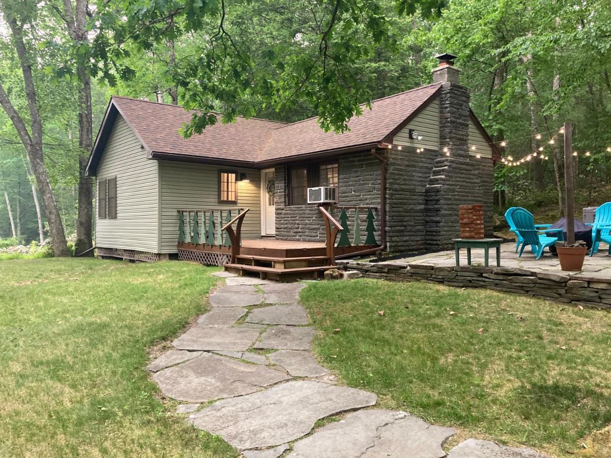 Peaceful Seasonal Wooded Cottage Close To Everything Tafton エクステリア 写真